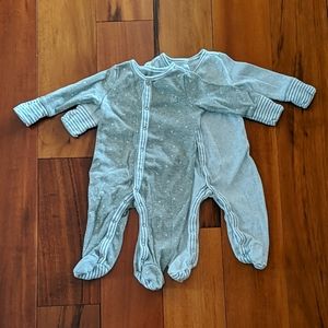 Pair of Gap footies.